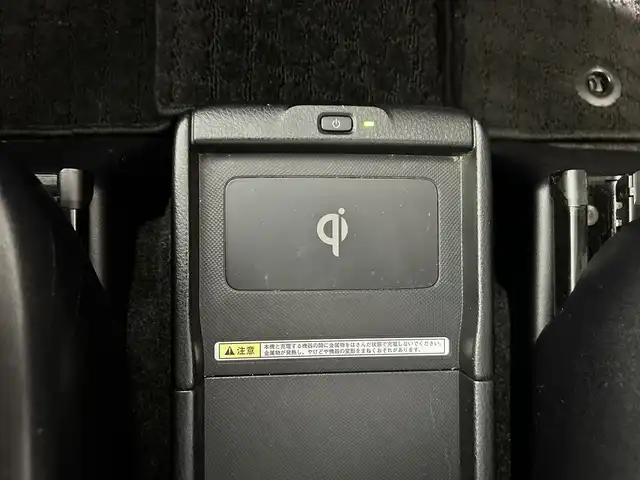 トヨタ エスクァイア ハイブリッド Gi 佐賀県 2015(平27)年 6.5万km スパークリングブラックパールクリスタルシャイン 社外ストラーダ製7インチナビ/フルセグTV/CD/DVD/Bluetooth/アルパイン製10.1インチフリップダウンモニター/トヨタプレミアムサンドシステム/バックカメラ/クルーズコントロール/横滑り防止装置/オートライト/LEDヘッドライト/フォグライト/ビルトインETC/両側パワースライドドア/ワイヤレス充電器/運転席・助手席シートヒーター/合皮シート/後席オートエアコン/純正フロアマット/純正15インチアルミホイール/プッシュスタート