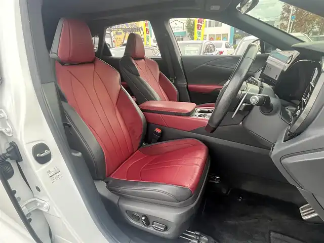 レクサス ＲＸ 500h Fスポーツパフォーマンス 愛媛県 2023(令5)年 4.6万km ホワイトノーヴァガラスフレーク 登録時走行距離:45271km/純正ナビ/BT/TV/Apple Car Play/Android Auto/全方位カメラ/前後ドラレコ/デジタルインナーミラー/トヨタセーフティセンス/追従クルコン/HVD/前席パワーシート/前席シートエアコン/置くだけ充電/オートライト/オートハイビーム/M/Tモード付/パドルシフト/スマートキー/電動パワーゲート/電動稼働リアシート