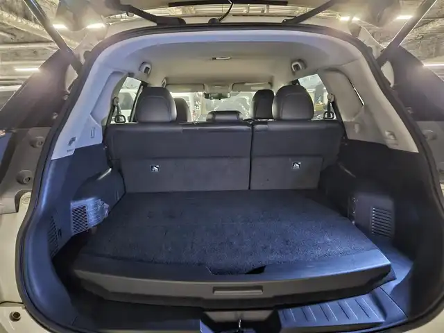 日産 エクストレイル ハイブリッド 20X エマージェンシーブレーキ 宮崎県 2016(平28)年 8.8万km ブリリアントホワイトパール 4WD/純正MOPナビ/フルセグTV/リモコンオートバックドア/アラウンドビューモニター/ビルトインETC/クルーズコントロール/エマージェンシーブレーキ/踏み間違い衝突防止アシスト/車線逸脱警報/進入禁止標識検知システム/フロント/バックソナー/LEDヘッドランプ/革巻きステアリング/ステアリングスイッチ/合皮防水シート/前席シートヒーター/純正17インチアルミホイール/スマートキー/プッシュエンジンスターター/イモビライザー/禁煙車