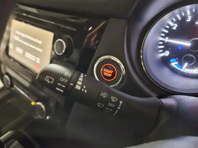 日産 エクストレイル ハイブリッド 20X エマージェンシーブレーキ 宮崎県 2016(平28)年 8.8万km ブリリアントホワイトパール 4WD/純正MOPナビ/フルセグTV/リモコンオートバックドア/アラウンドビューモニター/ビルトインETC/クルーズコントロール/エマージェンシーブレーキ/踏み間違い衝突防止アシスト/車線逸脱警報/進入禁止標識検知システム/フロント/バックソナー/LEDヘッドランプ/革巻きステアリング/ステアリングスイッチ/合皮防水シート/前席シートヒーター/純正17インチアルミホイール/スマートキー/プッシュエンジンスターター/イモビライザー/禁煙車