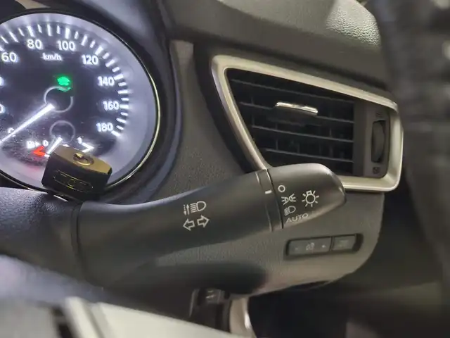 日産 エクストレイル ハイブリッド 20X エマージェンシーブレーキ 宮崎県 2016(平28)年 8.8万km ブリリアントホワイトパール 4WD/純正MOPナビ/フルセグTV/リモコンオートバックドア/アラウンドビューモニター/ビルトインETC/クルーズコントロール/エマージェンシーブレーキ/踏み間違い衝突防止アシスト/車線逸脱警報/進入禁止標識検知システム/フロント/バックソナー/LEDヘッドランプ/革巻きステアリング/ステアリングスイッチ/合皮防水シート/前席シートヒーター/純正17インチアルミホイール/スマートキー/プッシュエンジンスターター/イモビライザー/禁煙車