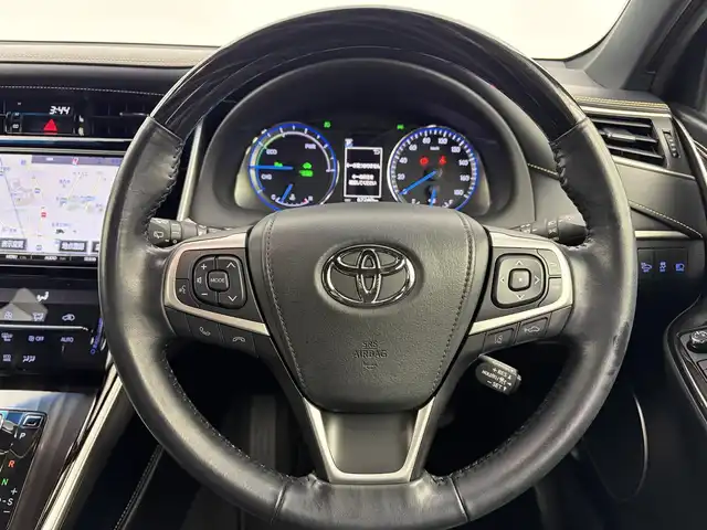 トヨタ ハリアー ハイブリッド プレミアム 愛知県 2018(平30)年 6.8万km ホワイトパールクリスタルシャイン ・サンルーフ/・純正９インチナビ/フルセグTV/（CD/DVD/BT再生可能）/NSZT-Y66T/・バックカメラ/・黒ハーフレザーシート/・電動バックドア/・電動シート（運転席）/・電動パーキング/・クルーズコントロール/・プリクラッシュセーフティ/・レーンキープアシスト/・純正１８インチAW/235/55/R18/・純正LEDライト/・純正フロアマット/・スマートキー/・ETC