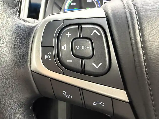 トヨタ ハリアー ハイブリッド プレミアム 愛知県 2018(平30)年 6.8万km ホワイトパールクリスタルシャイン ・サンルーフ/・純正９インチナビ/フルセグTV/（CD/DVD/BT再生可能）/NSZT-Y66T/・バックカメラ/・黒ハーフレザーシート/・電動バックドア/・電動シート（運転席）/・電動パーキング/・クルーズコントロール/・プリクラッシュセーフティ/・レーンキープアシスト/・純正１８インチAW/235/55/R18/・純正LEDライト/・純正フロアマット/・スマートキー/・ETC