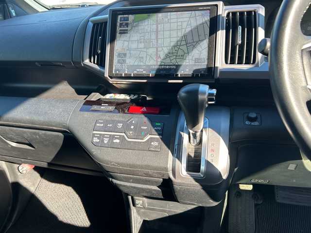 ホンダ ステップワゴン スパーダ Z クールスピリット 大阪府 2013(平25)年 6.2万km プレミアムスパークルブラックパール 純正9インチナビ（Bluetooth/DVD/CD)/後席モニター（ALPINE）/両側パワースライドドア/バックカメラ/横滑り防止装置/オートマチックハイビーム/オートライト/アイドリングストップ/ハーフレザー/純正AW（17inch)/純正キセノンライト/純正フロアマット/ビルトインETC/スマートキー1本/取扱説明書