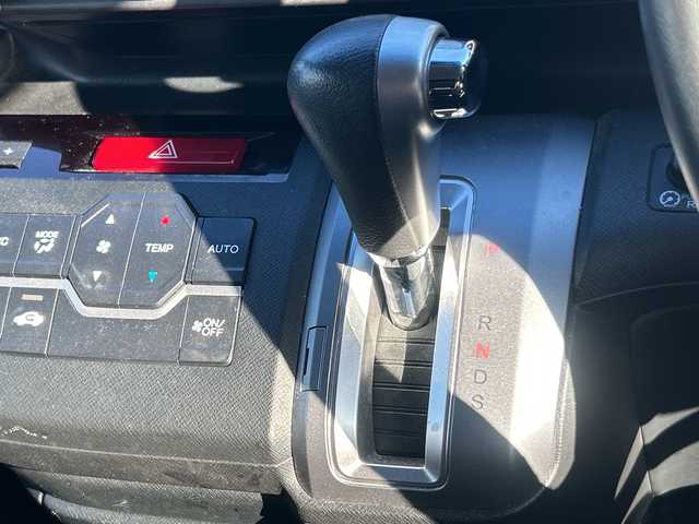 ホンダ ステップワゴン スパーダ Z クールスピリット 大阪府 2013(平25)年 6.2万km プレミアムスパークルブラックパール 純正9インチナビ（Bluetooth/DVD/CD)/後席モニター（ALPINE）/両側パワースライドドア/バックカメラ/横滑り防止装置/オートマチックハイビーム/オートライト/アイドリングストップ/ハーフレザー/純正AW（17inch)/純正キセノンライト/純正フロアマット/ビルトインETC/スマートキー1本/取扱説明書