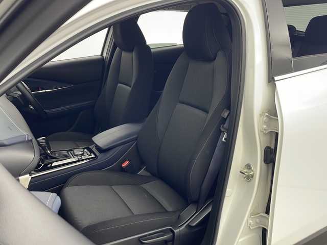マツダ ＣＸ－３０ XD プロアクティブ 秋田県 2023(令5)年 2万km スノーフレイクホワイトパールマイカ 4WD/純正ナビ/(フルセグTV//DVD/AppleCarPlay/AndroidAuto)/バックカメラ/ヘッドアップディスプレイ/電動リアゲート/i-ActiveSense/レーダークルーズコントロール/レーンキープアシスト/横滑防止機能/衝突被害軽減システム/AT誤発進抑制制御/アイドリングストップ/プッシュスタート/スマートキー/スペアキー/革巻ステアリング/ステアリングリモコン/パドルシフト/オートライト/LEDヘッドライト/オートマチックハイビーム/電動格納ミラー/ブラインドスポットミラー/ETC/前方ドライブレコーダー/前後コーナーセンサー/社外フロアマット/純正アルミホイール/取扱説明書/保証書