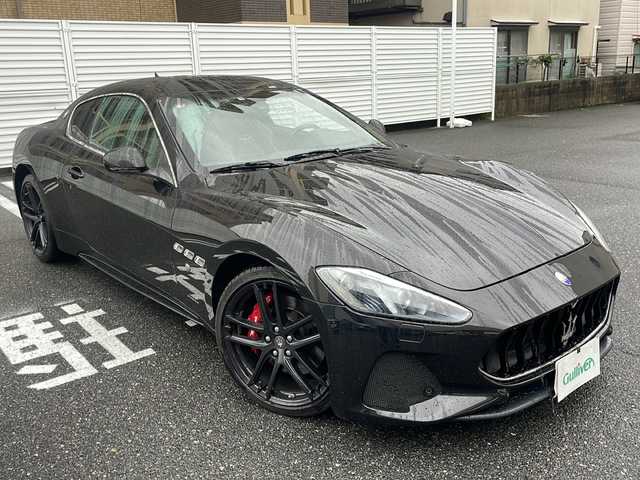 マセラティ グラントゥーリズモ スポーツ 広島県 2018(平30)年 2.7万km 黒 /登録時走行距離/　　　　　　　26921キロ/純正ナビ/バックカメラ/地デジ/黒革シート/シートヒーター/クルーズコントロール/harman/kardon/スペアキー×１/ETC/R4/11記録簿/新車時整備手帳/　　【保証書】/取扱説明書/