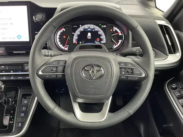 トヨタ ヴォクシー S－Z 群馬県 2024(令6)年 0.9万km アティチュードブラックマイカ フリップダウンモニター　純正１０．５インチナビ　バックカメラ　両側パワースライドドア　レーダークルーズコントロール　ＡＨＢ　シートヒーター　純正１７インチＡＷ　ステアリングリモコン　ＥＴＣ　禁煙車