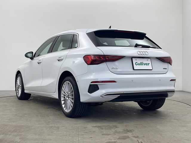 アウディ Ａ３ SB 40TFSI クワトロ アドバンスド 秋田県 2023(令5)年 1.6万km グレイシアホワイトメタリック ４ＷＤ/純正ＭＭＩナビ/　(FM/AM/Bluetooth/フルセグテレビ//AppleCarPlay/AndroidAuto)/USB/バックカメラ/ＥＴＣ２．０/アクティブレーンアシスト/アダプティブクルーズコントロール/パークアシス/レザーシート/レザーステアリング/前席シートヒーター/パドルシフト/リアフォグ/ＬＥＤライト/オートライト/オートウェザーライト/オートエアコン/電動格納ミラー/ウインカーミラー/プッシュスタート/アドバンストキーシステム