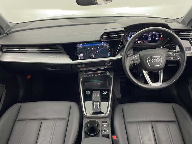 アウディ Ａ３ SB 40TFSI クワトロ アドバンスド 秋田県 2023(令5)年 1.6万km グレイシアホワイトメタリック ４ＷＤ/純正ＭＭＩナビ/　(FM/AM/Bluetooth/フルセグテレビ//AppleCarPlay/AndroidAuto)/USB/バックカメラ/ＥＴＣ２．０/アクティブレーンアシスト/アダプティブクルーズコントロール/パークアシス/レザーシート/レザーステアリング/前席シートヒーター/パドルシフト/リアフォグ/ＬＥＤライト/オートライト/オートウェザーライト/オートエアコン/電動格納ミラー/ウインカーミラー/プッシュスタート/アドバンストキーシステム