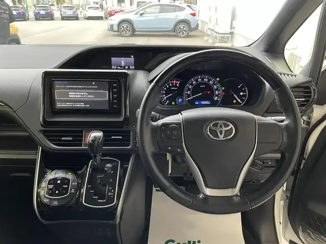 トヨタ エスクァイア Gi 石川県 2016(平28)年 4.6万km ホワイトパールクリスタルシャイン ワンオーナー/純正メモリーナビ/フルセグTV/バックカメラ/両側パワースライドドア/LEDヘッドライト/ETC/革シート/シートヒーター/クルーズコントロール/レーダーブレーキ/純正アルミホイール/スマートキー/プッシュスタート/電動ミラー/保証書