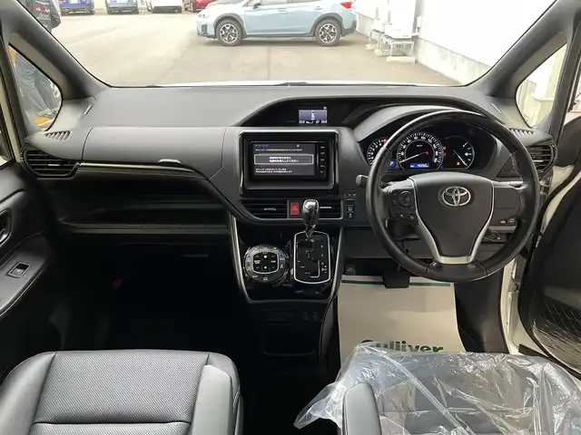 トヨタ エスクァイア Gi 石川県 2016(平28)年 4.6万km ホワイトパールクリスタルシャイン ワンオーナー/純正メモリーナビ/フルセグTV/バックカメラ/両側パワースライドドア/LEDヘッドライト/ETC/革シート/シートヒーター/クルーズコントロール/レーダーブレーキ/純正アルミホイール/スマートキー/プッシュスタート/電動ミラー/保証書