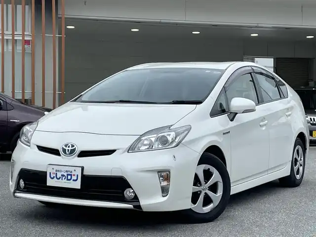 トヨタ プリウス S 沖縄県 2014(平26)年 6.7万km ホワイトパールクリスタルシャイン
