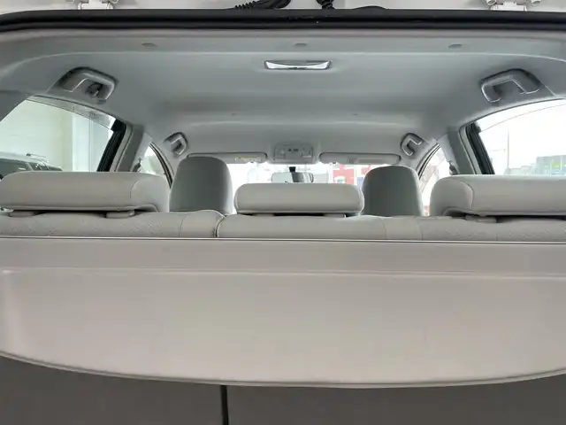 トヨタ プリウス S 沖縄県 2014(平26)年 6.7万km ホワイトパールクリスタルシャイン