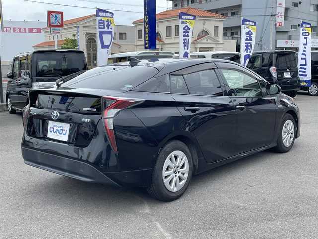 トヨタ プリウス Sセーフティプラス 和歌山県 2016(平28)年 13.2万km アティチュードブラックマイカ (株)IDOMが運営する【じしゃロン和歌山店】の自社ローン専用車両になります。こちらは現金またはオートローンご利用時の価格です。自社ローンご希望の方は別途その旨お申付け下さい/【じしゃロン個店占有の為　落札禁止】/衝突被害軽減ブレーキ/純正メモリナビ/フルセグテレビ/バックカメラ/ビルトインETC/クルーズコントロール/オートライト/オートマチックハイビーム/純正フロアマット/スマートキー/プッシュスタート