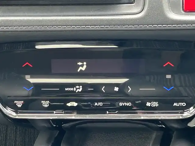 ホンダ ヴェゼル ハイブリッド 兵庫県 2015(平27)年 5.7万km ルーセブラックM 社外メモリナビ/ドライブレコーダー/フルセグTV/バックカメラ/Bluetoothオーディオ/ビルトインETC/クルーズコントロール/革巻きステアリング/オートホールド/電子パーキング/パドルシフト/トノカバー