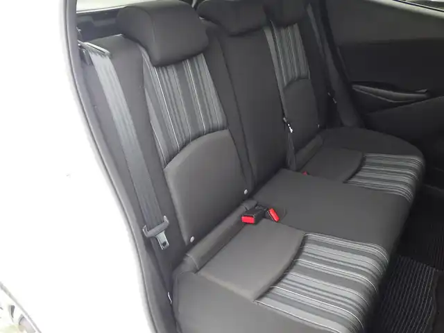 マツダ マツダ２ 15S 千葉県 2020(令2)年 6.4万km スノーフレイクホワイトパールマイカ ワンオーナー/スマートシティブレーキサポート/ブラインドスポットモニタリング/純正SDナビ/【Bluetooth接続】/バックカメラ/ドライブレコーダー（前後撮影）/ステアリングスイッチ/ETC/LEDヘッドライト/ウインカーミラー/リアコーナーセンサー/サイド/カーテンエアバッグ/アドバンストキーレスエントリー