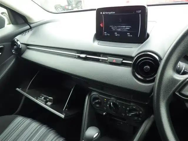 マツダ マツダ２ 15S 千葉県 2020(令2)年 6.4万km スノーフレイクホワイトパールマイカ ワンオーナー/スマートシティブレーキサポート/ブラインドスポットモニタリング/純正SDナビ/【Bluetooth接続】/バックカメラ/ドライブレコーダー（前後撮影）/ステアリングスイッチ/ETC/LEDヘッドライト/ウインカーミラー/リアコーナーセンサー/サイド/カーテンエアバッグ/アドバンストキーレスエントリー