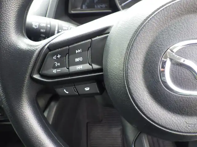 マツダ マツダ２ 15S 千葉県 2020(令2)年 6.4万km スノーフレイクホワイトパールマイカ ワンオーナー/スマートシティブレーキサポート/ブラインドスポットモニタリング/純正SDナビ/【Bluetooth接続】/バックカメラ/ドライブレコーダー（前後撮影）/ステアリングスイッチ/ETC/LEDヘッドライト/ウインカーミラー/リアコーナーセンサー/サイド/カーテンエアバッグ/アドバンストキーレスエントリー
