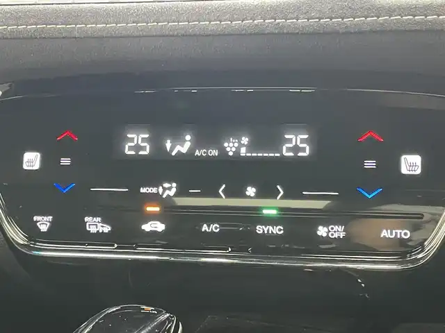 ホンダ ヴェゼル ハイブリッド RS ホンダセンシング 岡山県 2019(平31)年 6.8万km プラチナホワイトパール 純正８インチメモリナビ/【Bluetooth/フルセグTV/Carplay/HDMI】/衝突軽減ブレーキシステム/追従型クルーズコントロール/ビルトインＥＴＣ/ＬＥＤヘッドライト/バックカメラ/前席シートヒーター/純正ドライブレコーダー（前）/オートブレーキホールド/パドルシフト/ISOFIX/ステアリングスイッチ/チルトステアリング/シートリフター/ウインカーミラー/ドアバイザー/新車保証書/取扱説明書/スマートキー×2