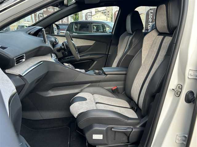 プジョー ３００８ GT ハイブリッド4 長野県 2021(令3)年 4.8万km パールⅡ パノラマサンルーフ/純正ナビ　/シートマッサージャー　/バックカメラ　/ＡＣＣ　/ＢＳＭ　/ＬＫＡ/ハーフレザー　/シートヒーター　/パワーシート　/パワーバックドア　/ランバーサポート　/ＭｉｒｒｏｒＬｉｎｋ　/ＣａｒＰｌａｙ