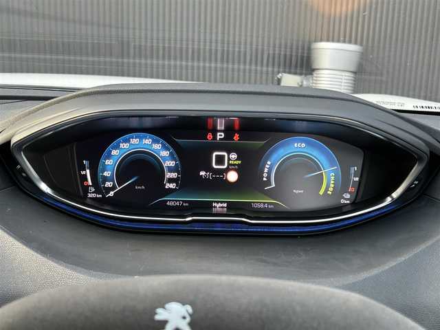 プジョー ３００８ GT ハイブリッド4 長野県 2021(令3)年 4.8万km パールⅡ パノラマサンルーフ/純正ナビ　/シートマッサージャー　/バックカメラ　/ＡＣＣ　/ＢＳＭ　/ＬＫＡ/ハーフレザー　/シートヒーター　/パワーシート　/パワーバックドア　/ランバーサポート　/ＭｉｒｒｏｒＬｉｎｋ　/ＣａｒＰｌａｙ