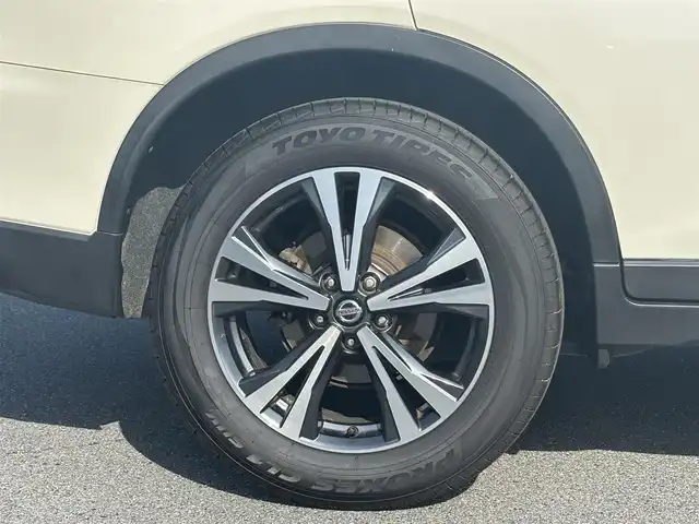 日産 エクストレイル 20X 奈良県 2018(平30)年 5.2万km ブリリアントホワイトパール デジタルインナーミラー　/純正フリップダウンモニター　/純正ナビ　[MM318D-W]/全方位カメラ　/フルセグＴＶ　/電動リアゲート　/衝突被害軽減システム　/コーナーセンサー　/純正１８インチＡＷ