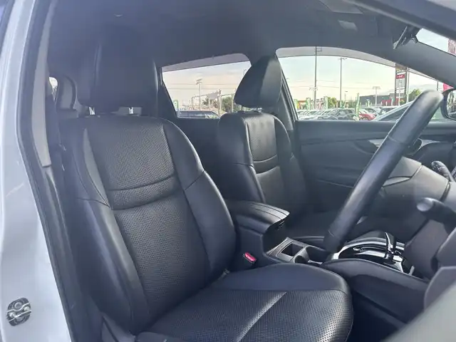日産 エクストレイル 20X 奈良県 2018(平30)年 5.2万km ブリリアントホワイトパール デジタルインナーミラー　/純正フリップダウンモニター　/純正ナビ　[MM318D-W]/全方位カメラ　/フルセグＴＶ　/電動リアゲート　/衝突被害軽減システム　/コーナーセンサー　/純正１８インチＡＷ