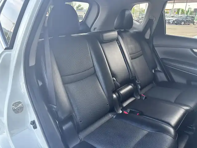 日産 エクストレイル 20X 奈良県 2018(平30)年 5.2万km ブリリアントホワイトパール デジタルインナーミラー　/純正フリップダウンモニター　/純正ナビ　[MM318D-W]/全方位カメラ　/フルセグＴＶ　/電動リアゲート　/衝突被害軽減システム　/コーナーセンサー　/純正１８インチＡＷ