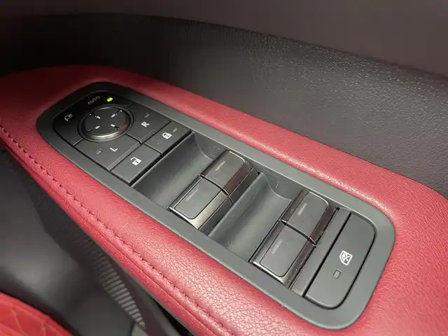レクサス ＲＸ 350 Fスポーツ 福岡県 2023(令5)年 0.7万km グラファイトブラックガラスフレーク 横滑り防止機能/レーンキープアシスト/衝突被害軽減システム/ブラインドスポットモニター/全方位バックカメラ/ACC/ビルトイン2.0ETC/AppleCarPlay/純正ナビ/フルセグTV/Bluetooth/Typec充電４個/USB/１２Vソケット/社外フロアマット/純正AW/Dualエアコン/WAC/ステアリングヒーター/パワーシート/ウルトラスエードコンビスポーツシート/シートメモリー/シートヒーター/エアシート/100V充電/オートマチックハイビーム/ダウンヒルアシストコントロール/４WD/ラゲッチマット/オートホールド/トレイルモード/ヘッドアップディスプレイ/オレンジブレーキキャリパー
