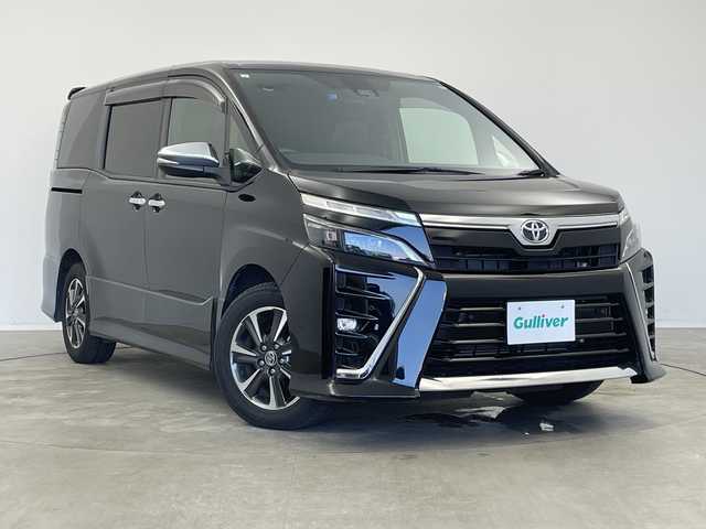トヨタ ヴォクシー 新潟県 2021(令3)年 4.3万km ブラック 純正カロッツェリアメモリナビ/（BT/FM/AM/DVD/フルセグTV）/バックカメラ/ステアリングスイッチ/両側パワースライドドア/純正フリップダウンモニター/ハーフレザーシート/純正LEDヘッドライト/純正16インチアルミホイール/電格ミラー/ウィンカーミラー/ドアバイザー/サンシェード/ETC