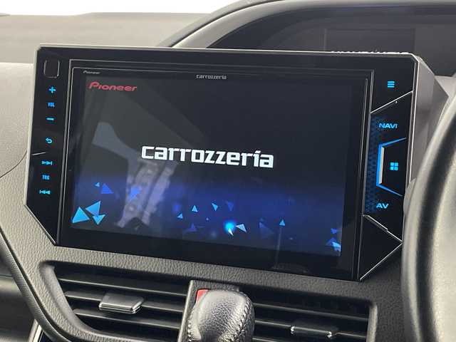 トヨタ ヴォクシー 新潟県 2021(令3)年 4.3万km ブラック 純正カロッツェリアメモリナビ/（BT/FM/AM/DVD/フルセグTV）/バックカメラ/ステアリングスイッチ/両側パワースライドドア/純正フリップダウンモニター/ハーフレザーシート/純正LEDヘッドライト/純正16インチアルミホイール/電格ミラー/ウィンカーミラー/ドアバイザー/サンシェード/ETC