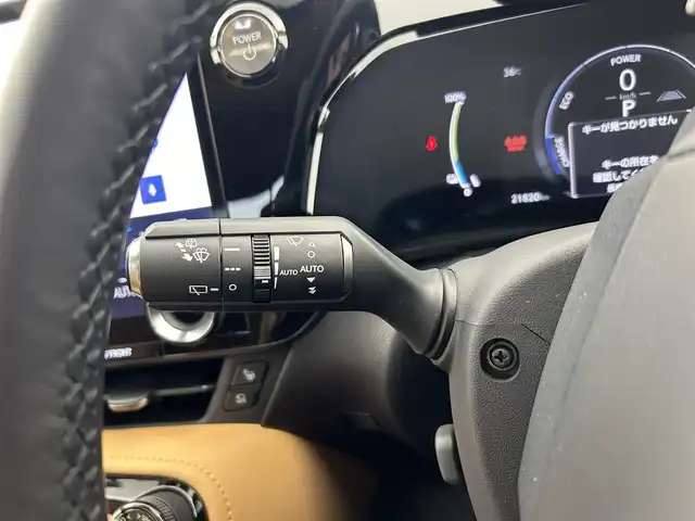 レクサス ＮＸ 450h+ バージョンL 愛知県 2022(令4)年 2.2万km ソニッククォーツ ムーンルーフ/レクサスセーフティシステム/・プリクラッシュセーフティ/・ブラインドスポットモニター/・フロントクロストラフィックアラート/・レーントレーシングアシスト/・レーダークルーズコントロール/・ロードサインアシスト/・アダクティブハイビームシステム/・クリアランスソナー/・リアクロストラフィックアラート/・アドバンスドパーク/メーカー14型ディスプレイオーディオ/(フルセグTV/CD/DVD/BT/FM/AM）/全方位カメラ/レザーシート/前席シートベンチレーション/全席シートヒーター/ステアリングヒーター/前席パワーシート/デジタルインナーミラー/ETC2.0/置くだけ充電/電動リアゲート/リアフォグランプ/純正20インチAW/純正LEDヘッドライト/フロアマット