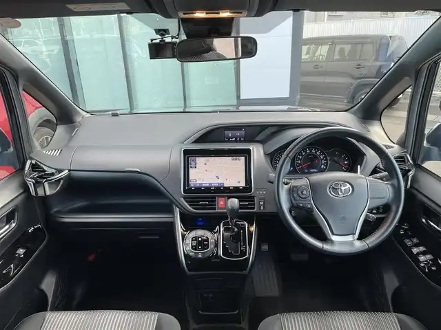 トヨタ ヴォクシー ZS 煌Ⅱ 香川県 2019(平31)年 4.1万km ブラッキッシュアゲハガラスフレーク 登録時走行距離：40506km/純正ナビゲーション/→フルセグTV/→CD/DVD再生/バックカメラ/フリップダウンモニター/ETC2.0 /ドライブレコーダー/両側パワースライドドア/LEDオートライト/フォグランプ/オートハイビーム/前後コーナーセンサー/純正16インチアルミホイール/スマートキー