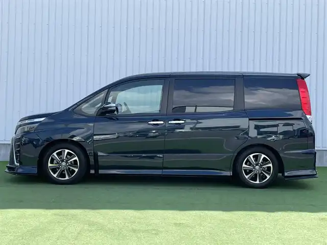 トヨタ ヴォクシー ZS 煌Ⅱ 香川県 2019(平31)年 4.1万km ブラッキッシュアゲハガラスフレーク 登録時走行距離：40506km/純正ナビゲーション/→フルセグTV/→CD/DVD再生/バックカメラ/フリップダウンモニター/ETC2.0 /ドライブレコーダー/両側パワースライドドア/LEDオートライト/フォグランプ/オートハイビーム/前後コーナーセンサー/純正16インチアルミホイール/スマートキー