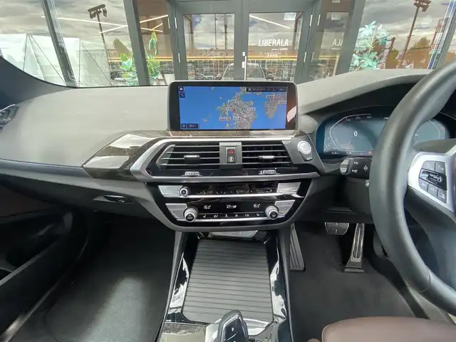 ＢＭＷ ＢＭＷ Ｘ３ xDrive20d Mスポーツ 福岡県 2020(令2)年 2.6万km 白 ・1オーナー/・サンルーフ/・アクティブクルーズコントロール/・純正メモリーナビ/USB/Bluetooth/AppleCarPlay/・全方位カメラ/・茶革シート/シートヒーター/・前後ドライブレコーダー/・フルセグ/・ETC/・純正20AW/・プッシュスタート/・パーキングアシスト/・アイドリングストップ/・スマートキー/・スペアキー/・電動リアゲート/・フルフラットシート/・パワーシート/・レーンキープアシスト/・オートライト/・LEDライト/・ワイヤレス充電