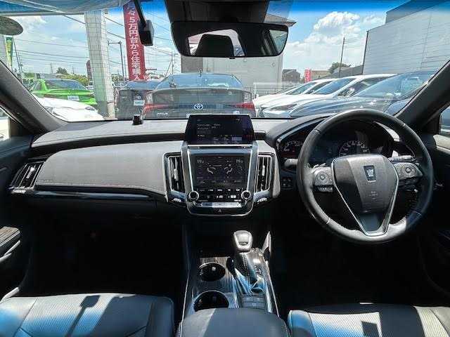 トヨタ クラウン ハイブリッド S Cパッケージ 埼玉県 2018(平30)年 4万km プレシャスブラックパール プリクラッシュセーフティ/レーンキープアシスト/ブラインドスポットモニター/クリアランスソナー/純正メモリナビ　CD/USB/Bluetooth/AUX/Miracast/フルセグTV/全方位カメラ/バックカメラ/革シート(合皮)/前席パワーシート/前席シートヒーター/エアーシート/DRIVEモードセレクト/EVモード/ETC2.0/LEDヘッドライト/純正17インチアルミホイール
