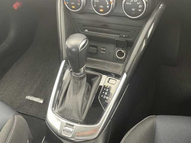 マツダ デミオ 13S 愛知県 2015(平27)年 4.5万km ソウルレッドプレミアムメタリック 衝突軽減システム/純正ナビ ＳＤカードなし/フルセグ/CD DVD/Bluetooth/バックカメラ/純正アルミホイール/LEDヘッドライト/オートライト/ドライブレコーダー/ETCステアリングスイッチ/スマートキー/プッシュスタート