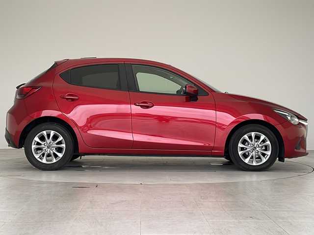 マツダ デミオ 13S 愛知県 2015(平27)年 4.5万km ソウルレッドプレミアムメタリック 衝突軽減システム/純正ナビ ＳＤカードなし/フルセグ/CD DVD/Bluetooth/バックカメラ/純正アルミホイール/LEDヘッドライト/オートライト/ドライブレコーダー/ETCステアリングスイッチ/スマートキー/プッシュスタート