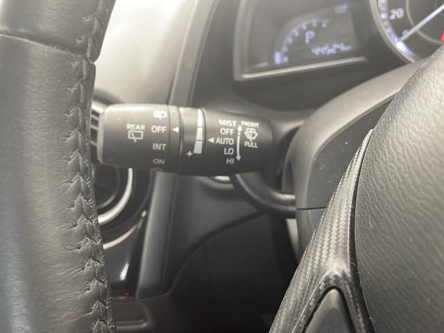 マツダ デミオ 13S 愛知県 2015(平27)年 4.5万km ソウルレッドプレミアムメタリック 衝突軽減システム/純正ナビ ＳＤカードなし/フルセグ/CD DVD/Bluetooth/バックカメラ/純正アルミホイール/LEDヘッドライト/オートライト/ドライブレコーダー/ETCステアリングスイッチ/スマートキー/プッシュスタート