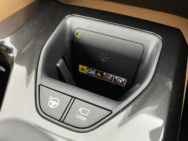 トヨタ クラウン エステート Z 群馬県 2025(令7)年 0.1千km ブラック ・登録済未使用車(登録時走行距離：11km)/パノラマルーフ(電動サンシェード&挟み込み防止付)/寒冷地仕様/＝＝＝＝＝/ディスプレイオーディオ(コネクティッドナビ対応)Plus/・12.3インチHDディスプレイ/・コネクティッドナビ対応(車載ナビ有)/・AM/FM/USB/Bluetooth/フルセグTV/・AppleCarPlay/AndroidAuto/Miracast/・トヨタプレミアムサウンドシステム/・前後ドライブレコーダー/パノラミックビューモニター(床下透過付)/おくだけ充電(縦置き)/サドルタン革シート/前席パワーシート/シートヒーター/シートベンチレーション/運転席電動ワンバーサポート/メモリー機能/ハンズフリーパワーバックドア/デジタルインナーミラー/トヨタチームメイト/・アドバンストパーク(リモート機能付)/・パーキングサポートブレーキ(周辺静止物)/・アドバンストドライブ(渋滞時支援)/トヨタセーフティセンス/・プリクラッシュセーフティシステム/・レーントレーシングアシスト/レーンディパーチャーアラート/・レーダークルーズコントロール(全車速追従付)/・アダプティブハイビームシステム/・RSA/PDA/TMN/FCTA/LCA/PKSB
