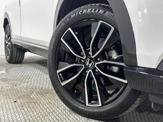ホンダ ヴェゼル ハイブリッド e:HEV Z 大阪府 2021(令3)年 2.7万km プラチナホワイトパール ホンダセンシング 純正9incナビTV Bカメラ ETC ハーフレザー シート＆ハンドルヒーター 電動リアゲート 衝突軽減 レーダーC クリアランスソナー BSM ダウンヒルアシスト 前後ドラレコ