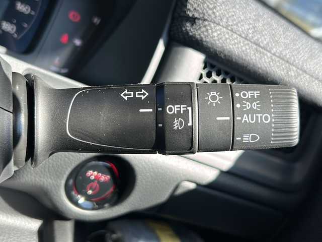 ホンダ ステップワゴン eHEV エアー EX 静岡県 2025(令7)年 0.1千km プラチナホワイトパール 純正ナビ/・CD/DVD/・AM/FM/・フルセグTV/・Music Rack/・SD/・USB/・Bluetooth/ホンダセンシング/●衝突軽減ブレーキ（CMBS）/●先行車発進お知らせ機能/●歩行者事故低減ステアリング/●路外逸脱抑制機能/●標識認識機能/●渋滞追従機能付アダプティブクルーズコントロール（ACC）/●車線維持支援システム（LKAS）/●トラフィックジャムアシスト（渋滞運転支援機能）/●ブラインドスポットインフォメーション/●誤発進抑制機能/●後方誤発進抑制機能/●近距離衝突軽減ブレーキ/●急アクセル抑制機能/●パーキングセンサーシステム/●オートハイビーム/●アダプティブドライビングビーム/主要装備/・後席フリップダウンモニター/・2列目オットマン/・全列USBチャージャー/・リアオートエアコン/・パワーテールゲート/・サイドカーテンエアバッグ/・運転席+助手席シートヒーター