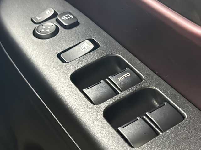 スズキ スペーシア カスタム HYBRID XS 宮城県 2025(令7)年 0.1千km ピュアホワイトパール/ブラック2トーン 届出済み未使用車//4WD//デュアルカメラブレーキ//純正9インチメモリナビ/・スズキコネクト対応通信機装着車//全方位カメラ//両側パワースライド//ハーフレザーシート//シートヒーター//革巻きステアリング//ステアリングヒーター//ステアリングリモコン//レーダークルーズコントロール//HUD//BSM//LEDライト//スマートキー//プッシュスタート//保証書//取扱説明書//スペアキー/全方位モニター付きメモリ-ナビゲーション・スズキコネクト対応通信機装着車(195800円)