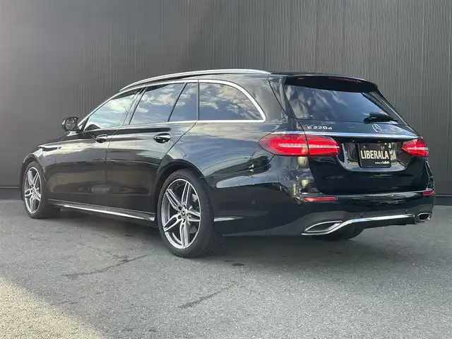 メルセデス・ベンツ Ｅ２２０ｄ SW ローレウスエディション 静岡県 2020(令2)年 4.2万km オブシディアンブラック 衝突軽減ブレーキ　/黒革　/純正ナビＴＶ　/ＳＲ　/３６０°カメラ　/ＡＣＣ　/エアバランスパッケージ　/パワーシート／ヒーター　/パドルシフト　/電動リアゲート　/ドライブレコーダー　/ＥＴＣ　/純正１９ＡＷ