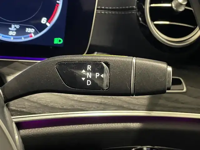 メルセデス・ベンツ Ｅ２２０ｄ SW ローレウスエディション 静岡県 2020(令2)年 4.2万km オブシディアンブラック 衝突軽減ブレーキ　/黒革　/純正ナビＴＶ　/ＳＲ　/３６０°カメラ　/ＡＣＣ　/エアバランスパッケージ　/パワーシート／ヒーター　/パドルシフト　/電動リアゲート　/ドライブレコーダー　/ＥＴＣ　/純正１９ＡＷ