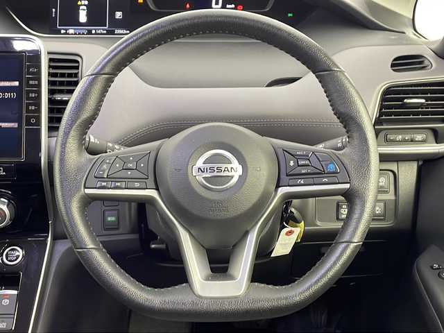日産 セレナ ハイウェイスター V 愛知県 2021(令3)年 2.4万km インペリアルアンバーP /禁煙車//純正ナビ(MM520D-L)//フルセグTV//ブルーレイ視聴可//ETC//バックカメラ//アラウンドビューモニター//純正ドライブレコーダー//純正後席フリップダウンモニター//セーフティパックA//プロパイロット//エマージェンシーブレーキ//レーンディパーチャーウォーニング//ブラインドスポットモニター//リヤクロストラフィックアラート//踏み間違い防止//ふらつき警報//フロント&バックソナー//アダプティブLEDヘッドライト//オートライト//LEDフォグランプ//両側ハンズフリーパワースライドドア//スライドドアサンシェード//デュアルバックドア//2列目超ロングスライドキャプテンシート//3列目スライドスマートアップシート//純正16インチアルミホイール//純正ドアバイザー//純正フロアマット//革巻きステアリング//ステアリングスイッチ//プッシュスタート//電動格納ミラーウィンカー//アイドリングストップ//電子パーキングブレーキ//ブレーキホールド//新車保証書・取扱説明書//スペアキー