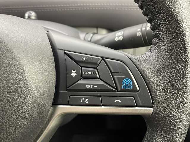 日産 セレナ ハイウェイスター V 愛知県 2021(令3)年 2.4万km インペリアルアンバーP /禁煙車//純正ナビ(MM520D-L)//フルセグTV//ブルーレイ視聴可//ETC//バックカメラ//アラウンドビューモニター//純正ドライブレコーダー//純正後席フリップダウンモニター//セーフティパックA//プロパイロット//エマージェンシーブレーキ//レーンディパーチャーウォーニング//ブラインドスポットモニター//リヤクロストラフィックアラート//踏み間違い防止//ふらつき警報//フロント&バックソナー//アダプティブLEDヘッドライト//オートライト//LEDフォグランプ//両側ハンズフリーパワースライドドア//スライドドアサンシェード//デュアルバックドア//2列目超ロングスライドキャプテンシート//3列目スライドスマートアップシート//純正16インチアルミホイール//純正ドアバイザー//純正フロアマット//革巻きステアリング//ステアリングスイッチ//プッシュスタート//電動格納ミラーウィンカー//アイドリングストップ//電子パーキングブレーキ//ブレーキホールド//新車保証書・取扱説明書//スペアキー