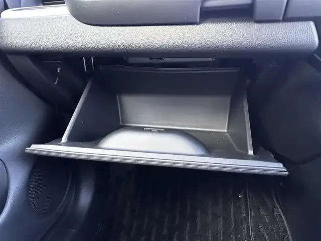 ホンダ フィット e:HEVホーム 宮城県 2020(令2)年 0.6万km プラチナホワイトパール Honda CONNECT for Gathers＋ナビ装着用スペシャルパッケージ/・オーディオリモートコントロールスイッチ/・リアワイドカメラ/・USBジャック/＝＝＝/ホンダセンシング/●衝突軽減ブレーキ〈CMBS〉/●誤発進抑制機能/●後方誤発進抑制機能/●近距離衝突軽減ブレーキ/●歩行者事故低減ステアリング/●路外逸脱抑制機能/●渋滞追従機能付アダプティブ・クルーズ・コントロール〈ACC〉/●車線維持支援システム〈LKAS〉/●先行車発進お知らせ機能/●標識認識機能/●オートハイビーム/コーナーセンサー/純正ナビ（VXM-215Ci）/・CD/SD/・Bluetooth/バックカメラ/ドライブレコーダー/革巻きステアリング/電動パーキングブレーキ/ブレーキホールド/LEDヘッドランプ/オートライト/スマートキー＆プッシュスタート/電動格納ミラー/純正フロアマット/ドアバイザー/W/サイド/カーテンエアバッグ