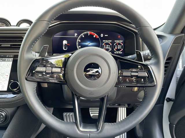 日産 フェアレディ Ｚ 東京都 2024(令6)年 0.9万km パール メーカーナビ/【Bluetooth/地デジ対応TV】/AppleCarPlay/AndroidAuto/ドアミラー自動開閉機能（ディーラーオプション）/バックカメラ/コーナーセンサー/衝突軽減ブレーキ/アダクティブレーダークルーズコントロール/ＢＳＭ/ＬＥＤヘッドライト/オートライト/オートハイビーム機能/ＥＴＣ２．０/前後クリアランスソナー